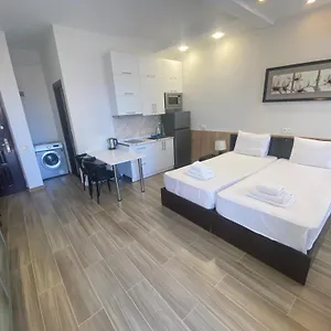 In Mgzavrebi Daire Batum